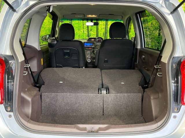 ���i�̂���������ʋ΁A���}���ɏ\���ȉ׎��X�y�[�X���m�ۂ��Ă���܂��B�Z�J���h�V�[�g��|���ƁA�傫�ȉו��̐ύڂ��\�ł���