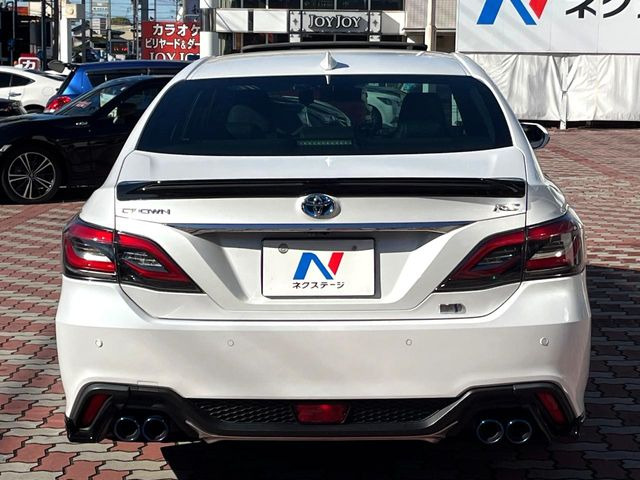 ��D�]�𒸂��Ă���܂��{�f�B�̒e�X�v���b�V���R�[�g���D�]��t���B�ʏ�̃K���X�R�[�g�ƈقȂ�A�ϋv�N��6�N�̖��@���K���X�R�[�e�B���O���A�{�f�B���L���C�ȏ�Ԃɕۂ��Ă���܂��B