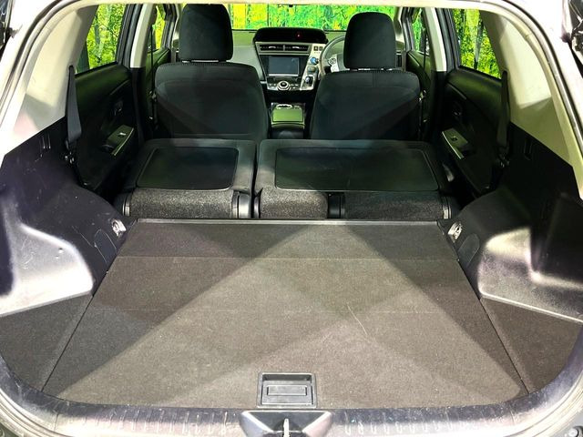 ���i�̂���������ʋ΁A���}���ɏ\���ȉ׎��X�y�[�X���m�ۂ��Ă���܂��B�Z�J���h�V�[�g��|���ƁA�傫�ȉו��̐ύڂ��\�ł���