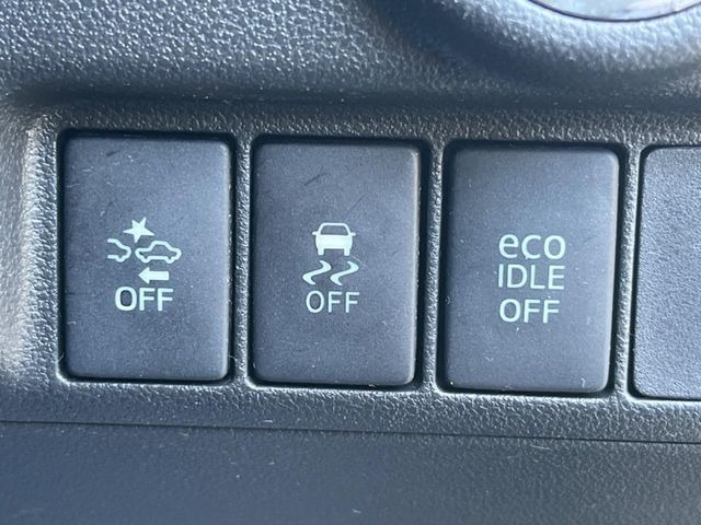 【誤発進抑制制御機能】駐車場でアクセルとブレーキを間違えてしまった際、ブレーキでサポート。うっかり事故の予防に役立ちます!