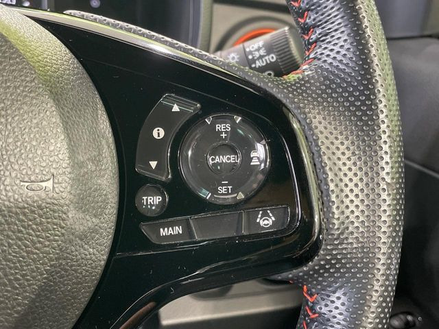 �y�A�_�v�e�B�u�N���[�Y�R���g���[���z�������H�ł̒��������s���y��!!�����ő��x��ۂN���[�Y�R���g���[�����A�Փˌy���V�X�e���ƘA�g���A�O���̎ԗ������m���ĎԊԂ�ۂ悤�ɑ��x���߂��Ă���܂�!!