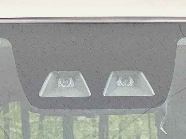 �y�X�}�[�g�A�V�X�g�z���s���ɑO���̎ԗ�����F�����A�Փ˂������Ȏ��͌x��ƃu���[�L�ŏՓˉ���Ɣ�Q�y�����A�V�X�g�B�����S�Ƀh���C�u�����y���݂��������܂��B