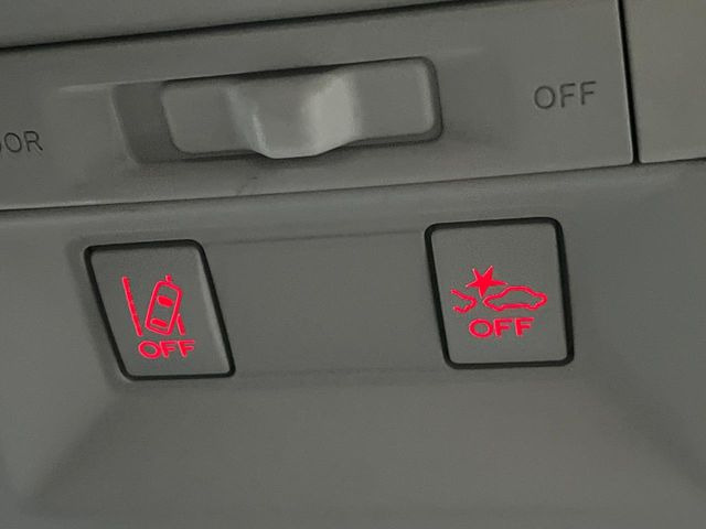 �y�A�C�T�C�g�z�O���̎ԗ��������m���A�Փ˂������Ȏ��͌x��Œ��ӂ𑣂��A�u���[�L�𓥂ޗ͂��T�|�[�g�B�u���[�L�𓥂߂Ȃ������ꍇ�͏Փ˔�Q�y���u���[�L���쓮�A�Փˉ�����T�|�[�g���܂��B