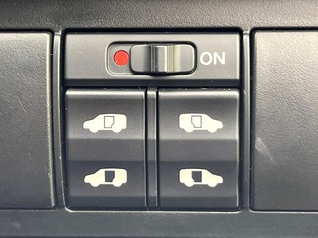 �y�����p���[�X���C�h�h�A�z�X�}�[�g�L�[��^�]�Ȃ̃X�C�b�`�Ō�ȗ����X���C�h�h�A�̊J���\���d��������͂����ăh�A���J����K�v�������A�����Ȃ��q�l�ł��ȒP�ɊJ���߂ł����K�ł���