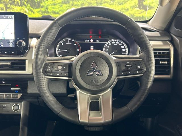 �y�����v�����X�e�A�����O�z�㎿�Ȋv���g�p���邱�ƂŁA��ɂ����������݂ƂĂ��^�]���₷���n���h���ł���