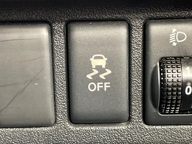 �y������h�~���u�z�ԗ��̉���������m����ƁA�����I�Ɏԗ��̐i�s������ۂ悤�Ɏԗ��𐧌䂵�܂��B�J�̓��ȂǊ���₷���H�ʏ󋵂ł����S�ȉ^�]���\�ł��B