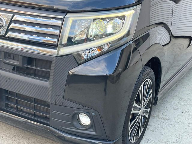 【LEDヘッドライト】非常に明るく前方を照らしてくれるので、悪天候や夜間の走行時も視界良好で安心してお乗りいただけます。