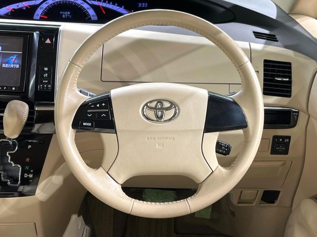 �y�����v�����X�e�A�����O�z�㎿�Ȋv���g�p���邱�ƂŁA��ɂ����������݂ƂĂ��^�]���₷���n���h���ł���