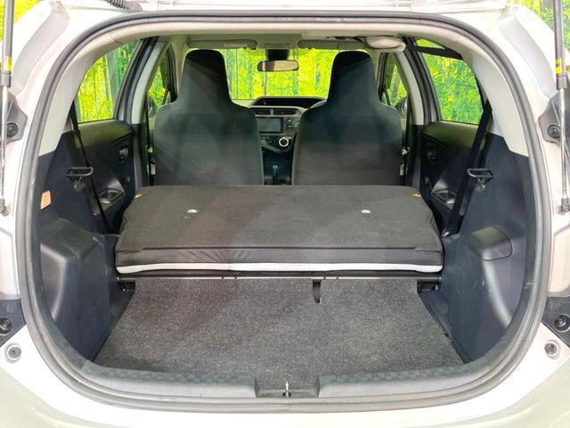 ���i�̂���������ʋ΁A���}���ɏ\���ȉ׎��X�y�[�X���m�ۂ��Ă���܂��B�Z�J���h�V�[�g��|���ƁA�傫�ȉו��̐ύڂ��\�ł���