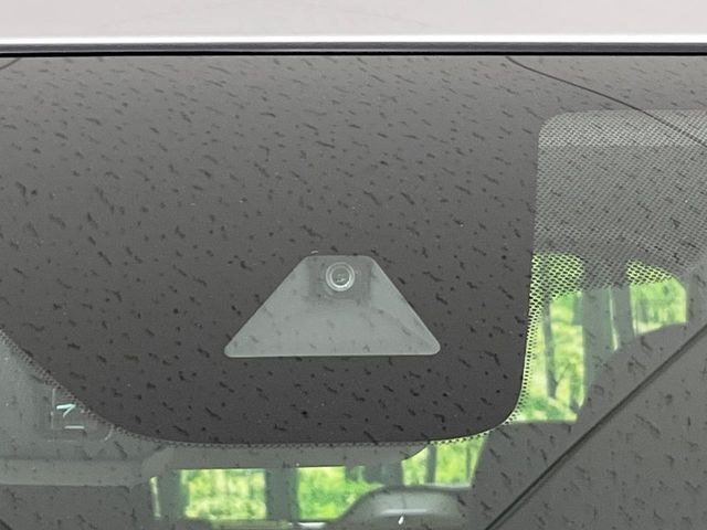 �y�C���e���W�F���g�G�}�[�W�F���V�[�u���[�L�z�t�����g�J�����őO���̎ԗ�����s�҂����m�B�Փ˂������Ȏ��͏Փ˔�Q�y���u���[�L���쓮�A�Փˉ�����T�|�[�g�B�����S�Ƀh���C�u�����y���݂��������܂��B