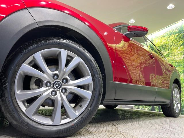 �y����18�C���`�A���~�z�C�[���z�O�ςɃ}�b�`���������A���~�z�C�[���𑕒����Ă���܂��B�e��ЊO�A���~�z�C�[����A�X�^�b�h���X�^�C�����戵�����Ă���܂��B���񂲑��k����������