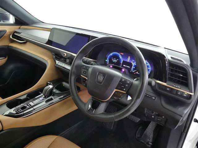 クラウンスポーツ2.5 Z E-Four 4WD