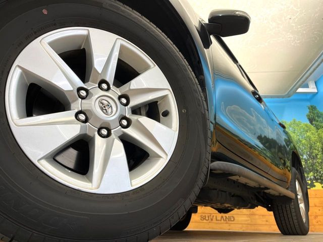 �y����17�C���`�A���~�z�C�[���z�O�ςɃ}�b�`���������A���~�z�C�[���𑕒����Ă���܂��B�e��ЊO�A���~�z�C�[����A�X�^�b�h���X�^�C�����戵�����Ă���܂��B���񂲑��k����������