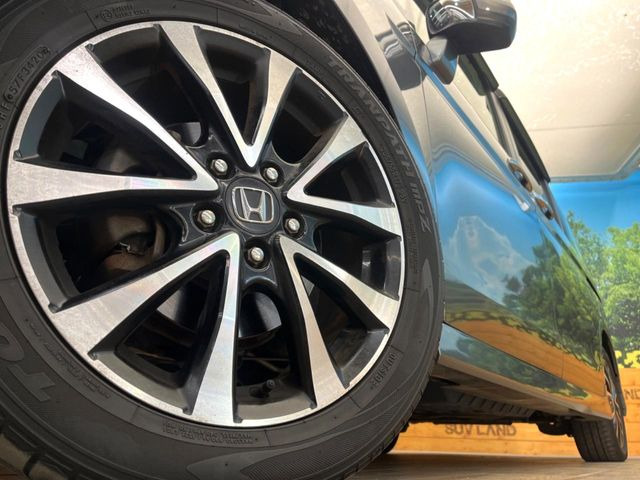 �y���������C���`�A���~�z�C�[���z�O�ςɃ}�b�`���������A���~�z�C�[���𑕒����Ă���܂��B�e��ЊO�A���~�z�C�[����A�X�^�b�h���X�^�C�����戵�����Ă���܂��B���񂲑��k����������