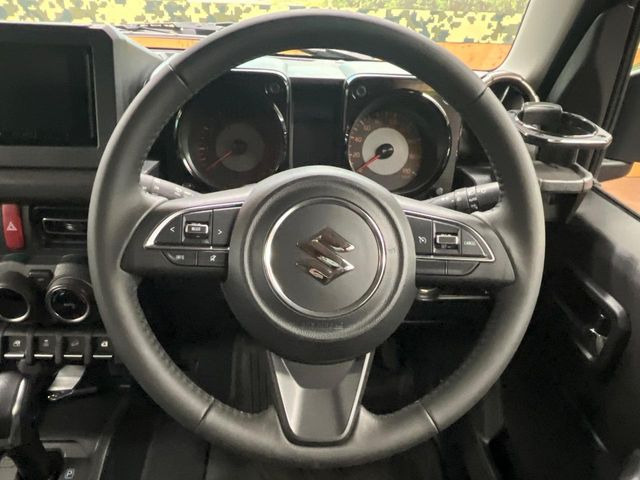 �y�����v�����X�e�A�����O�z�㎿�Ȋv���g�p���邱�ƂŁA��ɂ����������݂ƂĂ��^�]���₷���n���h���ł���