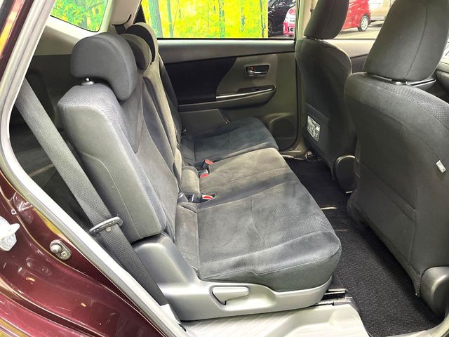 �R���p�N�g�J�[�ł����A�Z�J���h�V�[�g�͏\���ȍL����������K�ɂ���肢�������܂���V�[�g��|���đ傫�ȉו���ς񂾂�ƁA�p�r�̕����L��1��ł��B