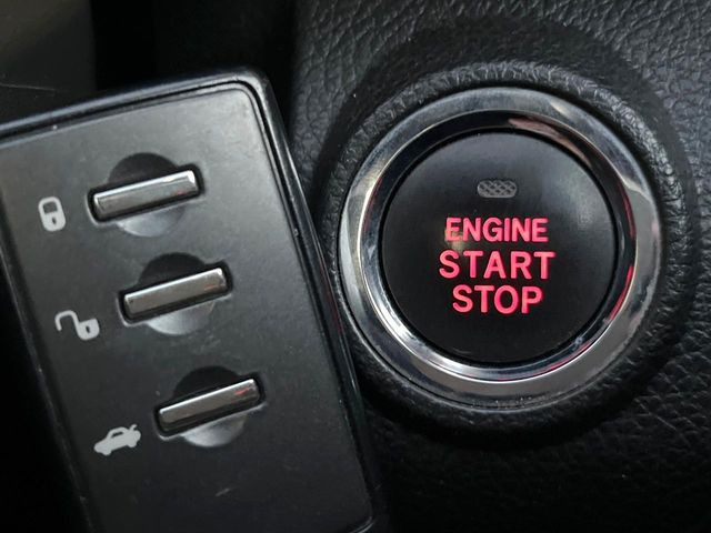 �y�A�N�Z�X�L�[&�v�b�V���X�^�[�g�z�J�o����|�P�b�g�ɓ��ꂽ�܂܂ł��h�A�̎{���E�������\�ȃX�}�[�g�L�[�𑕔��B�G���W���̃I���E�I�t�����J�M�����o���K�v�������A�{�^�����v�b�V�����邾����OK��