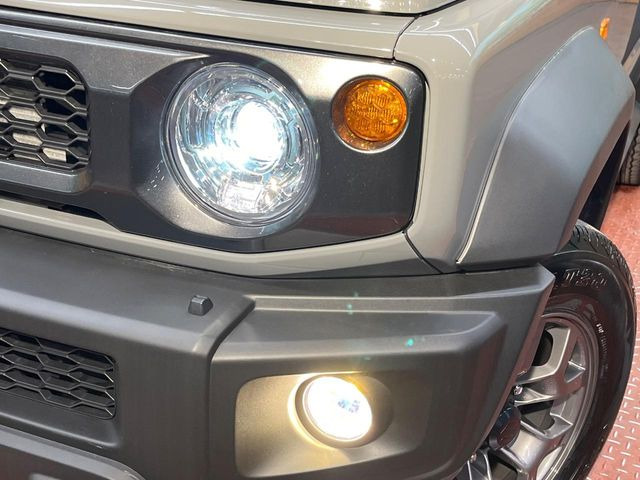 �yLED�w�b�h���C�g�z���V����ԑ��s�����ǍD�Ȏ��E���m�ۂ����S���ĉ^�]�ł��鍂�P�xLED�w�b�h���C�g�𑕔�!�_�����x�������A����d�͂��}�����Ă��܂��B