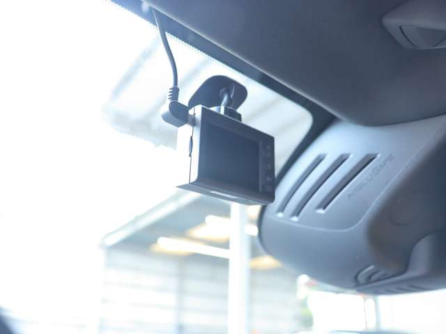 �h�C�c�̃{���{���`���[�j���O���[�J�[HEICO SPORTIV�̐��K�̔��X���t���ƈ��m���ɂ�HEICO SPORTIV�v���~�A���p�[�g�i�[KANTO / TOKAI�Ƃ��ĉ^�c�����Ă��܂��B