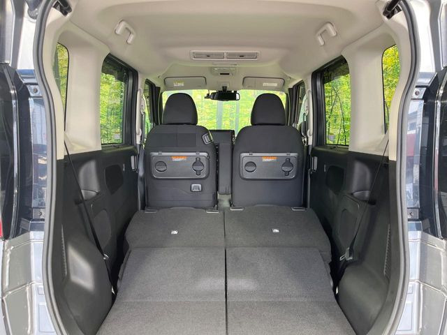 ���i�̂���������ʋ΁A���}���ɏ\���ȉ׎��X�y�[�X���m�ۂ��Ă���܂��B�Z�J���h�V�[�g��|���ƁA�傫�ȉו��̐ύڂ��\�ł���