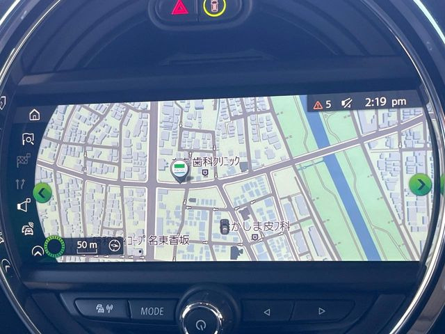 �������i�r:��̊��̂���i�r�́A����������ԓ������o���Ă���܂��B�I�[�f�B�I�@�\���[�����Ă���܂��̂ŁA�^�]�����y���߂܂���