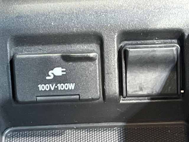 �y�A�N�Z�T���[�R���Z���g�z�L�����v��X�|�[�c�A�A�E�g�h�A�ł̃A�N�e�B�r�e�B�͂������A�ЊQ�E��d�̍ۂɏ����ɂ��Ȃ�AC100V�R���Z���g�𑕔���P�[�^�C��^�u���b�g�A�Q�[���@��̏[�d�ɂ���