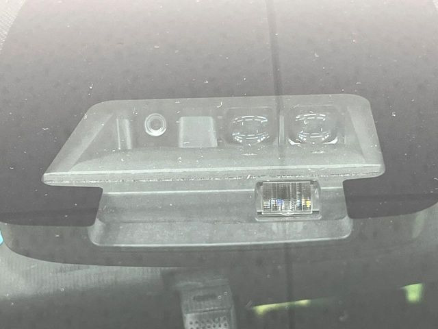 �y�g���^�Z�[�t�e�B�Z���X�z���s���ɑO���̎ԗ�����F�����A�Փ˂������Ȏ��͌x��ƃu���[�L�ŏՓˉ���Ɣ�Q�y�����A�V�X�g�B�����S�Ƀh���C�u�����y���݂��������܂��B