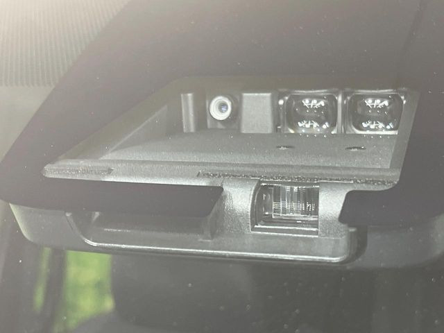 �y�g���^�Z�[�t�e�B�Z���X�z���s���ɑO���̎ԗ�����F�����A�Փ˂������Ȏ��͌x��ƃu���[�L�ŏՓˉ���Ɣ�Q�y�����A�V�X�g�B�����S�Ƀh���C�u�����y���݂��������܂��B