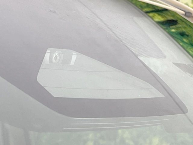 �y�g���^�Z�[�t�e�B�Z���X�z���s���ɑO���̎ԗ�����F�����A�Փ˂������Ȏ��͌x��ƃu���[�L�ŏՓˉ���Ɣ�Q�y�����A�V�X�g�B�����S�Ƀh���C�u�����y���݂��������܂��B