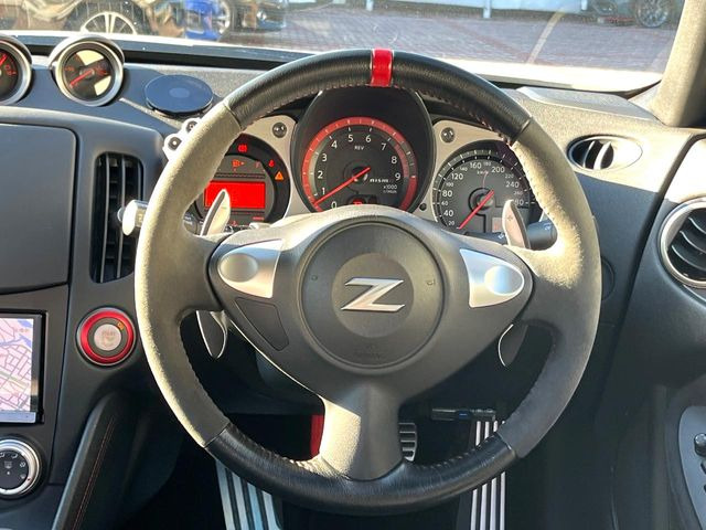 �y�X�G�[�h�X�e�A�����O�z����ɂ����f�ނ��̗p����A�O���b�v���\�ɗD�ꂽ�X�e�A�����O�ł��B�n���h�����O���̑��쐫�����サ�A���S�E���S�ȑ��s�ɍv�����܂��B���������ӂ�錩���ڂ������ł��ˁ�