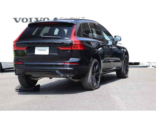 XC60ウルトラ T6 AWD プラグイン ハイブリッド ブラック エディション 4WD