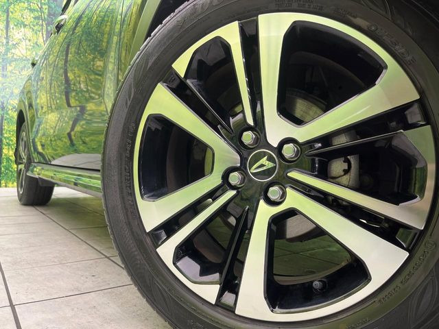 【純正17インチアルミホイール】外観にマッチした純正アルミホイールを装着しております。各種社外アルミホイールや、スタッドレスタイヤも取扱いしております。是非ご相談ください♪