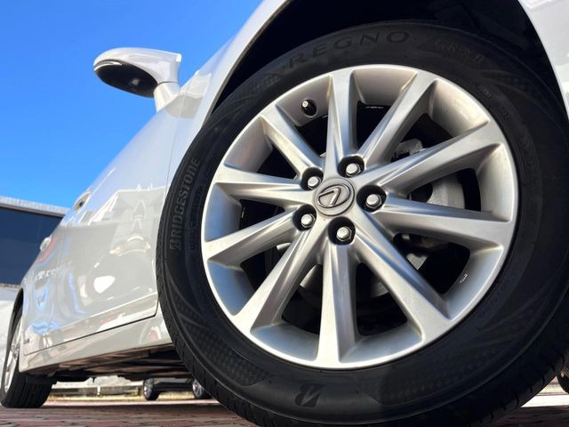 �y����16�C���`�A���~�z�C�[���z�O�ςɃ}�b�`���������A���~�z�C�[���𑕒����Ă���܂��B�e��ЊO�A���~�z�C�[����A�X�^�b�h���X�^�C�����戵�����Ă���܂��B���񂲑��k����������