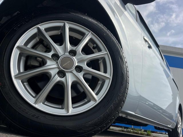 �y�A���~�z�C�[���z�O�ςɃ}�b�`�����A���~�z�C�[���𑕒����Ă���܂��B�e��A���~�z�C�[����A�X�^�b�h���X�^�C�����戵�����Ă���܂��B���񂲑��k����������