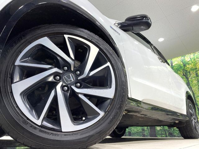 �y����18�C���`�A���~�z�C�[���z�O�ςɃ}�b�`���������A���~�z�C�[���𑕒����Ă���܂��B�e��ЊO�A���~�z�C�[����A�X�^�b�h���X�^�C�����戵�����Ă���܂��B���񂲑��k����������