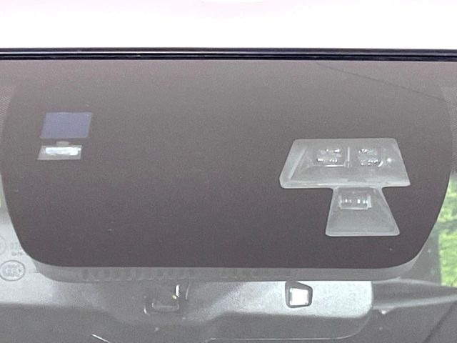 �y�X�}�[�g�u���[�L�T�|�[�g�z���s���ɑO���̎ԗ�����F�����A�Փ˂������Ȏ��͌x��ƃu���[�L�ŏՓˉ���Ɣ�Q�y�����A�V�X�g�B�����S�Ƀh���C�u�����y���݂��������܂��B