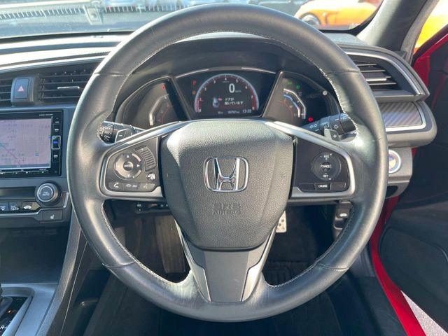 �y�����v�����X�e�A�����O�z�㎿�Ȋv���g�p���邱�ƂŁA��ɂ����������݂ƂĂ��^�]���₷���n���h���ł���