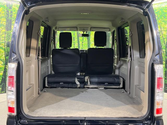 ���i�̂���������ʋ΁A���}���ɏ\���ȉ׎��X�y�[�X���m�ۂ��Ă���܂��B�Z�J���h�V�[�g��|���ƁA�傫�ȉו��̐ύڂ��\�ł���