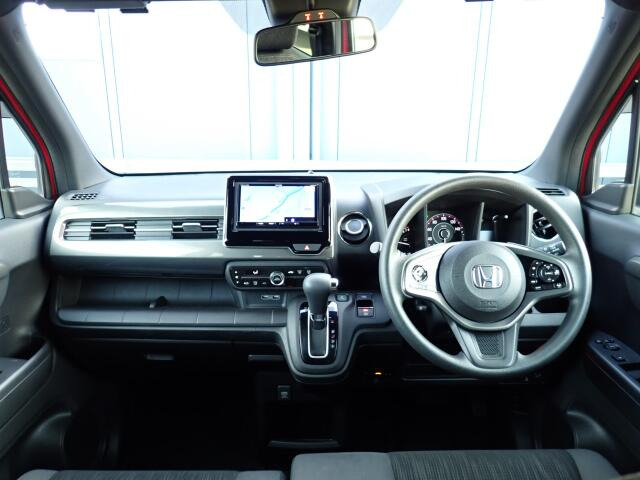 �C���p�l�摜�ɂȂ�܂��B�ԓ��͐��Ǝ҂ɂĎ����N���[�j���O�{�H�ς݂Ȃ̂ŁA��ϐ����ł��B