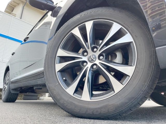 �y����18�C���`�A���~�z�C�[���z�O�ςɃ}�b�`���������A���~�z�C�[���𑕒����Ă���܂��B�e��ЊO�A���~�z�C�[����A�X�^�b�h���X�^�C�����戵�����Ă���܂��B���񂲑��k����������