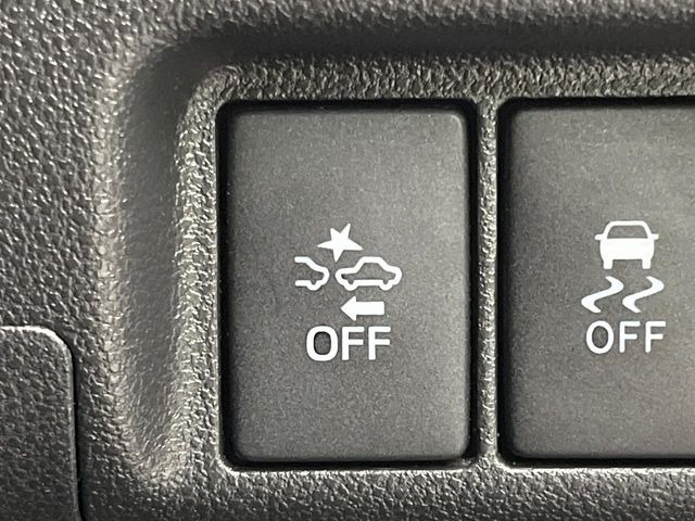 �y�X�}�[�g�A�V�X�g�z���s���ɑO���̎ԗ�����F�����A�Փ˂������Ȏ��͌x��ƃu���[�L�ŏՓˉ���Ɣ�Q�y�����A�V�X�g�B�����S�Ƀh���C�u�����y���݂��������܂��B