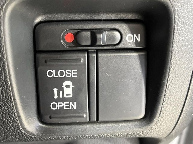 �y�p���[�X���C�h�h�A�z�X�}�[�g�L�[��^�]�Ȃ̃X�C�b�`�ŃX���C�h�h�A�̊J���\���d��������͂����ăh�A���J����K�v�������A���������q�l�ł��A�d���ו��������Ă��鎞�����N�ɊJ���߂ł��܂���