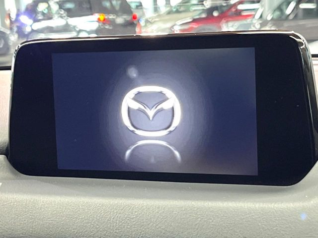 �y8�C���`�}�c�_�R�l�N�g�z�ԓ��̕��͋C�Ƀ}�b�`������^�̃f�B�X�v���C�B�X�}�z�ڑ��ł̃i�r�g�p��Bluetooth�Đ����A�l�X�ȋ@�\���y���߂܂��B�����I�ȃ_�C�������삪�\�ŁA�g��������ǍD�ł��B