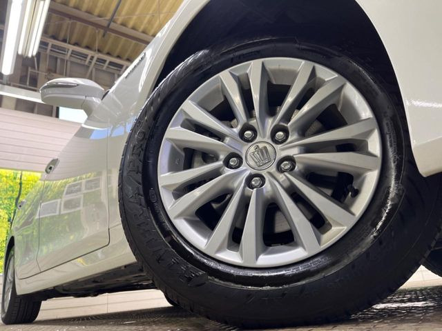 �y����16�C���`�A���~�z�C�[���z�O�ςɃ}�b�`���������A���~�z�C�[���𑕒����Ă���܂��B�e��ЊO�A���~�z�C�[����A�X�^�b�h���X�^�C�����戵�����Ă���܂��B���񂲑��k����������