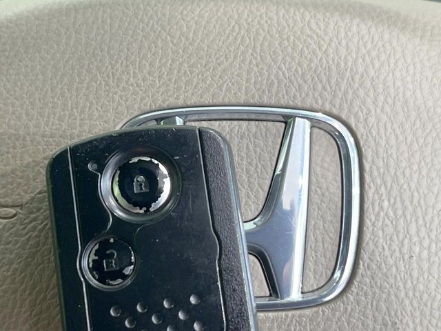 �y�L�[���X�X�^�[�g�V�X�e���z�J�o����|�P�b�g�ɓ��ꂽ�܂܂ł��h�A�̎{���E�������\�ȃX�}�[�g�L�[�𑕔��B�G���W���̃I���E�I�t�����J�M�����o���K�v����������Ƃ��Ă��֗��ł���