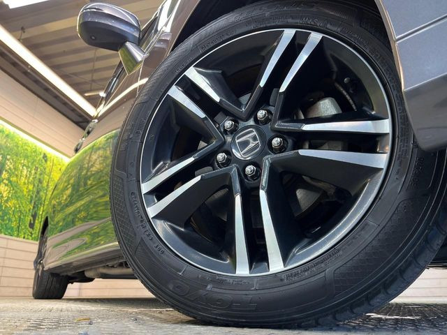 �y����17�C���`�A���~�z�C�[���z�O�ςɃ}�b�`���������A���~�z�C�[���𑕒����Ă���܂��B�e��ЊO�A���~�z�C�[����A�X�^�b�h���X�^�C�����戵�����Ă���܂��B���񂲑��k����������