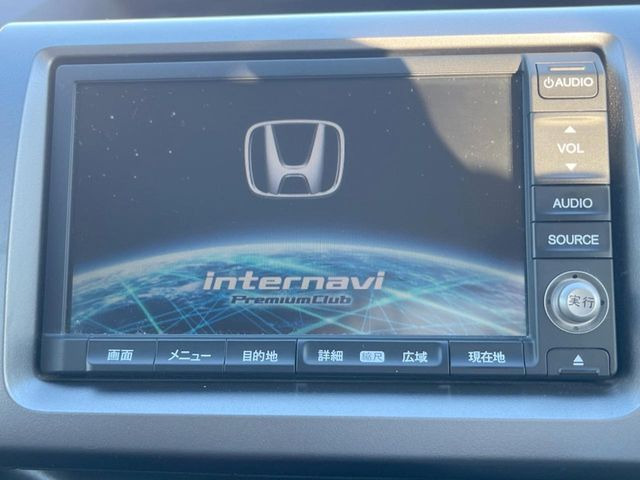 �y�����i�r�z�l�C�̏����i�r�𑕔����Ă���܂��B�i�r�̎g���₷���͂������A�I�[�f�B�I�@�\���[��!�L�����v�◷�s�͂������A�ʋ΂┃�����ȂǕ��i�̃h���C�u���y�����Ȃ�͂���