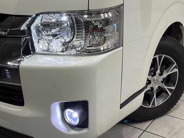 �yLED�w�b�h���C�g�z���V����ԑ��s�����ǍD�Ȏ��E���m�ۂ����S���ĉ^�]�ł��鍂�P�xLED�w�b�h���C�g�𑕔�!�_�����x�������A����d�͂��}�����Ă��܂��B