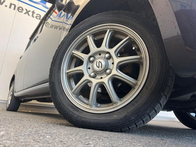 �y14�C���`�A���~�z�C�[���z�O�ςɃ}�b�`�����A���~�z�C�[���𑕒����Ă���܂��B�e��A���~�z�C�[����A�X�^�b�h���X�^�C�����戵�����Ă���܂��B���񂲑��k����������