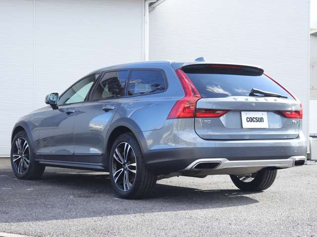 �V�i�����o�b�e���[�̓h�C�c��VARTA(�o���^)���g�p���܂��B���B�Ԃ̏����i�ɍ̗p����鍂�i���o�b�e���[�ł��B